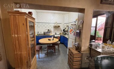 CASA EN VENTA LOTE PROPIO 8,66 X 26