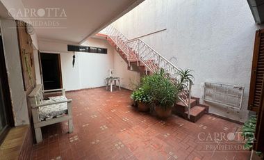 CASA EN VENTA LOTE PROPIO 8,66 X 26