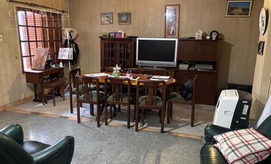 CASA EN VENTA LOTE PROPIO 8,66 X 26