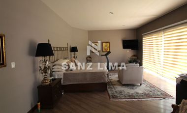 PRADERAS DE LA HACIENDA: Soberbia residencia con amplio jardín y alberca.