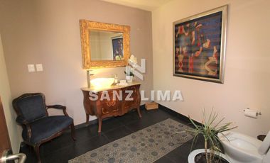 PRADERAS DE LA HACIENDA: Soberbia residencia con amplio jardín y alberca.