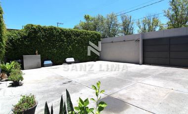 PRADERAS DE LA HACIENDA: Soberbia residencia con amplio jardín y alberca.
