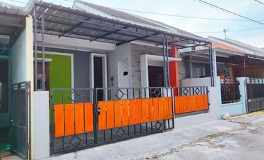 Rumah Cantik di Bolon Colomadu dekat Ke Bandara