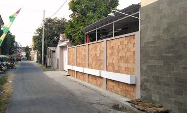 Rumah Luas Bagus Bisa utk Kos Kosan, R. Usaha dekat UMS