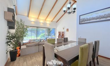 Casa en Venta en Julia Bernstein con Carlos Silva Vildosola