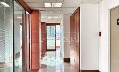 Oficina en Arriendo en A pasos del Metro Tobalaba, a pasos del MUT
