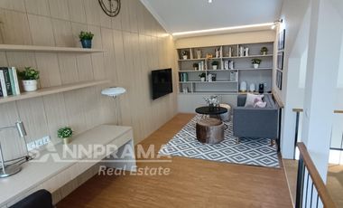Rumah Mezanine dalam cluster pasir putih