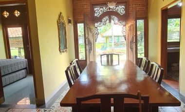 Rumah Vila Javanesse Style dijual Murah, Luas, Asri Purwakarta, SHM
