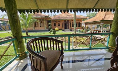 Rumah Vila Javanesse Style dijual Murah, Luas, Asri Purwakarta, SHM