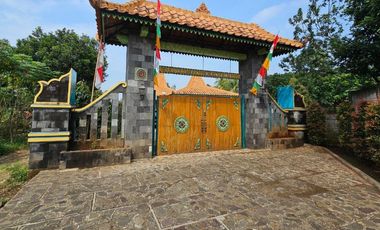 Rumah Vila Javanesse Style dijual Murah, Luas, Asri Purwakarta, SHM