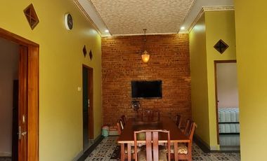 Rumah Vila Javanesse Style dijual Murah, Luas, Asri Purwakarta, SHM