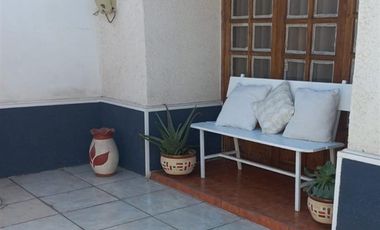 Casa en Venta en Detras de Av. Los Condores