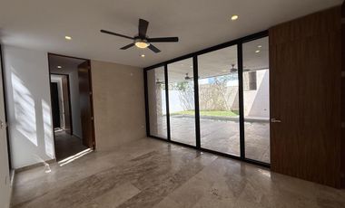 CASA EN VENTA MERIDA, PRIVADA MANANTIALES DE COCOYOLES, ENTREGA INMEDIATA.