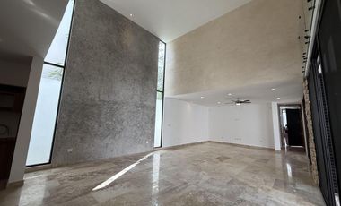 CASA EN VENTA MERIDA, PRIVADA MANANTIALES DE COCOYOLES, ENTREGA INMEDIATA.