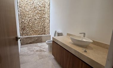 CASA EN VENTA MERIDA, PRIVADA MANANTIALES DE COCOYOLES, ENTREGA INMEDIATA.