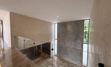 CASA EN VENTA MERIDA, PRIVADA MANANTIALES DE COCOYOLES, ENTREGA INMEDIATA.