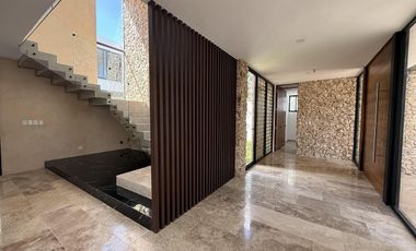 CASA EN VENTA MERIDA, PRIVADA MANANTIALES DE COCOYOLES, ENTREGA INMEDIATA.