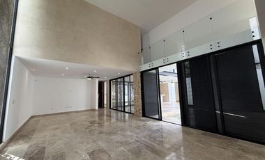 CASA EN VENTA MERIDA, PRIVADA MANANTIALES DE COCOYOLES, ENTREGA INMEDIATA.