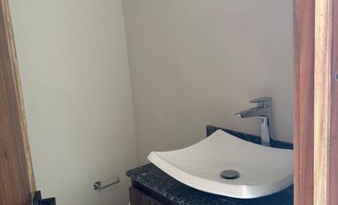 CASA EN VENTA MERIDA, TEMOZON NORTE, PRIVADA SOLUNA, MODELO BETHA, A 9 MESES.