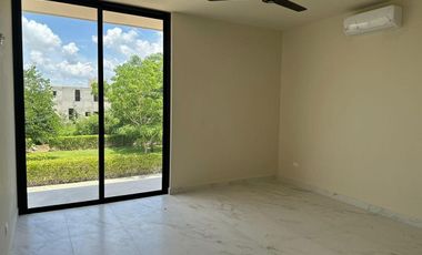 CASA EN VENTA MERIDA, TEMOZON NORTE, PRIVADA SOLUNA, MODELO BETHA, A 9 MESES.