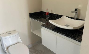 CASA EN VENTA MERIDA, TEMOZON NORTE, PRIVADA SOLUNA, MODELO BETHA, A 9 MESES.
