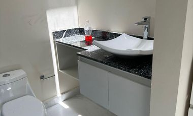 CASA EN VENTA MERIDA, TEMOZON NORTE, PRIVADA SOLUNA, MODELO BETHA, A 9 MESES.