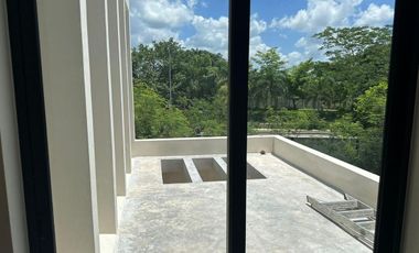 CASA EN VENTA MERIDA, TEMOZON NORTE, PRIVADA SOLUNA, MODELO BETHA, A 9 MESES.