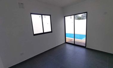 CASA EN VENTA MERIDA, CONKAL, PRIVADA TAGORA, MOD. AMBAR, ENTREGA INMEDIATA.