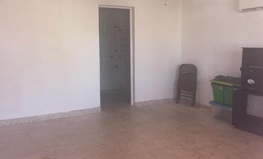CASA EN VENTA MERIDA, PLAYA PROGRESO, A 2 ESQUINAS DEL MALECON, LISTA.