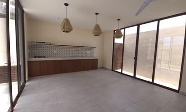 CASA EN VENTA MERIDA, PLAYA SAN BENITO, VILLAS SUNSET, 200 MTS DEL MAR, LISTA.