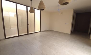 CASA EN VENTA MERIDA, PLAYA SAN BENITO, VILLAS SUNSET, 200 MTS DEL MAR, LISTA.