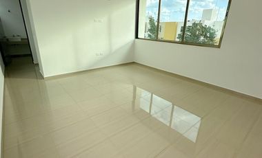 CASA EN VENTA EN MERIDA, EN FRACC. SAN DIEGO CUTZ, CON CANAL DE NADO, LISTA.