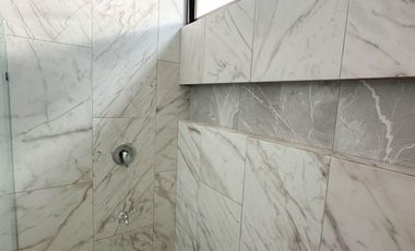 CASA EN VENTA EN MERIDA, EN FRACC. SAN DIEGO CUTZ, CON CANAL DE NADO, LISTA.