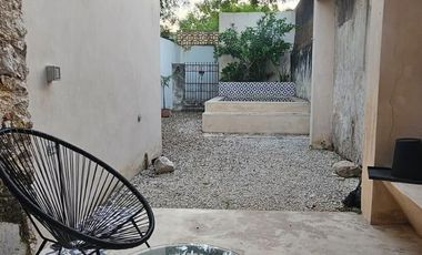 CASA EN VENTA MERIDA, CENTRO CERCA DE AV ITZAES, AMUEBLADA, ENTREGA INMEDIATA.