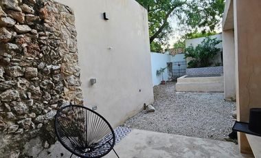 CASA EN VENTA MERIDA, CENTRO CERCA DE AV ITZAES, AMUEBLADA, ENTREGA INMEDIATA.