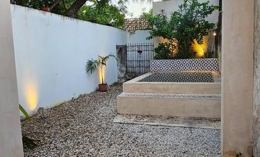 CASA EN VENTA MERIDA, CENTRO CERCA DE AV ITZAES, AMUEBLADA, ENTREGA INMEDIATA.