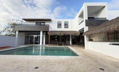 CASA EN VENTA MERIDA, KIKTEIL, PRIVADA BLUE CEDAR, MOD. ZAFIRAH, LISTA.