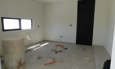 CASA EN VENTA MERIDA, CONKAL, PRIVADA NADIRA, CASA LEO, LISTA.