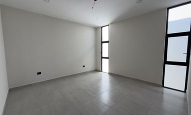 CASA EN VENTA MERIDA, CONKAL, PRIVADA NADIRA, CASA LEO, LISTA.