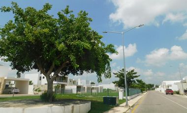 CASA EN VENTA MERIDA, CONKAL, PRIVADA NADIRA, CASA LEO, LISTA.