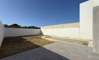 CASA EN VENTA MERIDA, CONKAL, PRIVADA NADIRA, CASA LEO, LISTA.