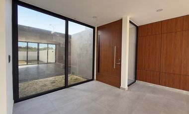 CASA EN VENTA MERIDA, CONKAL, PRIVADA NADIRA, CASA LEO, LISTA.