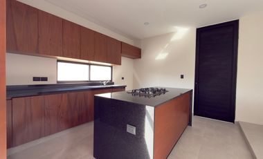 CASA EN VENTA MERIDA, CONKAL, PRIVADA NADIRA, CASA LEO, LISTA.