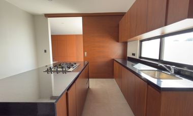 CASA EN VENTA MERIDA, CONKAL, PRIVADA NADIRA, CASA LEO, LISTA.