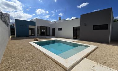 CASA EN VENTA MERIDA, PRIVADA PRADERAS DEL MAYAB, MOD. COZUMEL, ENERO 2026.