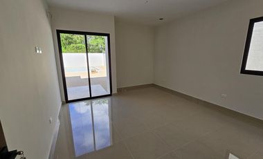 CASA EN VENTA MERIDA, PRIVADA PRADERAS DEL MAYAB, MOD. COZUMEL, ENERO 2026.
