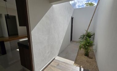 CASA EN VENTA MERIDA, PRIVADA PRADERAS DEL MAYAB, MOD. COZUMEL, ENERO 2026.