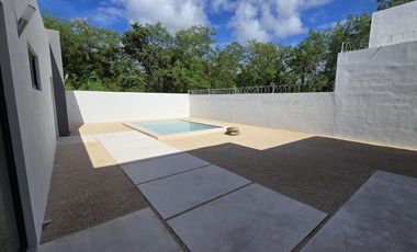 CASA EN VENTA MERIDA, PRIVADA PRADERAS DEL MAYAB, MOD. COZUMEL, ENERO 2026.