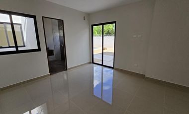 CASA EN VENTA MERIDA, PRIVADA PRADERAS DEL MAYAB, MOD. COZUMEL, ENERO 2026.