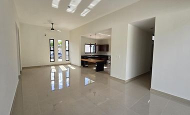 CASA EN VENTA MERIDA, PRIVADA PRADERAS DEL MAYAB, MOD. COZUMEL, ENERO 2026.